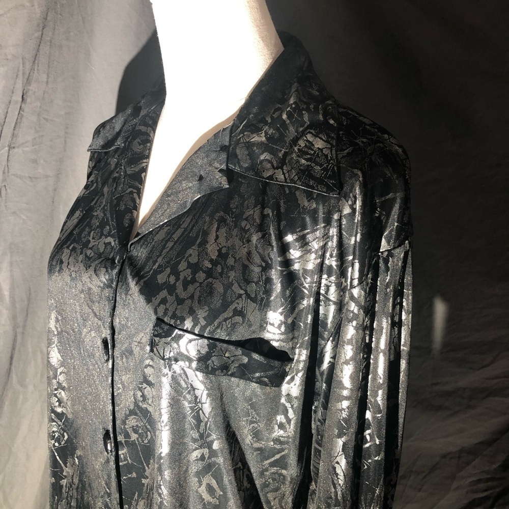 Vintage 90’s Shiny Black Metallic Button-Up Blouse size Medium - Picture 7 of 14